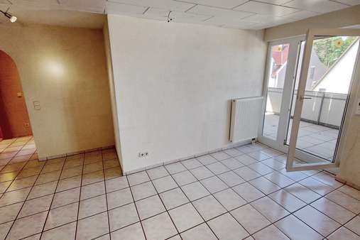 Wohn- und Essbereich - Dachgeschosswohnung in 90610 Winkelhaid mit 83m² kaufen