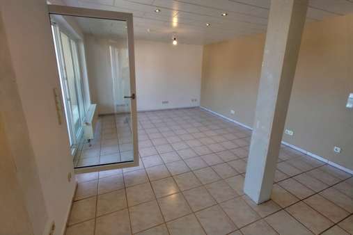 Wohn- und Essbereich - Dachgeschosswohnung in 90610 Winkelhaid mit 83m² kaufen