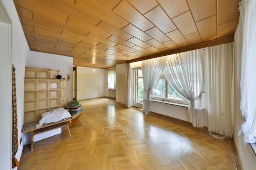 Wohnzimmer - Einfamilienhaus in 90427 Nürnberg mit 170m² kaufen