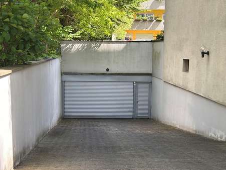 Elektrisches Garagentor -  in 90409 Nürnberg mit 0m² mieten