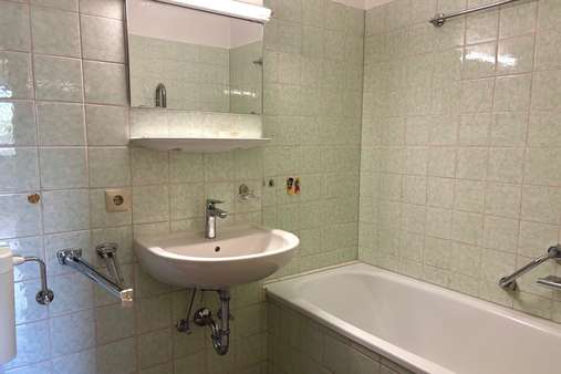 Badezimmer - Etagenwohnung in 90552 Röthenbach mit 90m² kaufen