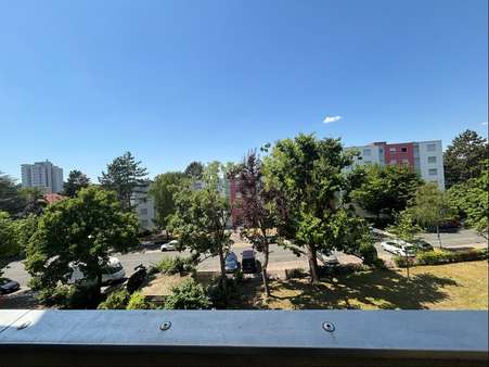 Ausblick Loggia - Etagenwohnung in 90449 Nürnberg mit 85m² kaufen