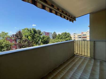 Loggia - Etagenwohnung in 90449 Nürnberg mit 85m² kaufen