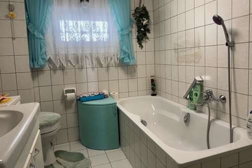 Badezimmer - Doppelhaushälfte in 90537 Feucht mit 80m² kaufen