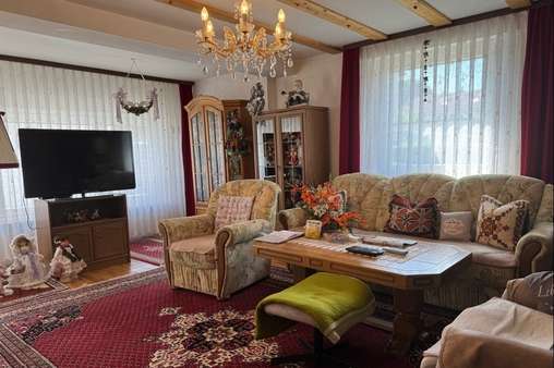 Wohnzimmer - Doppelhaushälfte in 90537 Feucht mit 80m² kaufen