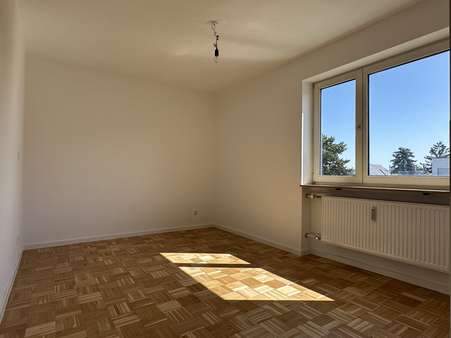 Zimmer 1 - Etagenwohnung in 90425 Nürnberg mit 77m² mieten