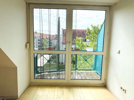 Balkon - Dachgeschosswohnung in 90451 Nürnberg mit 48m² mieten