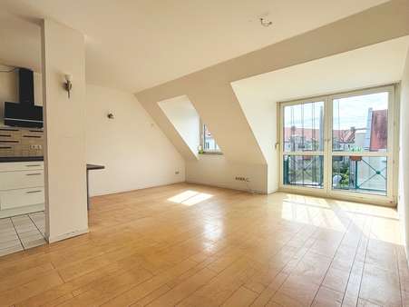 Wohnzimmer - Dachgeschosswohnung in 90451 Nürnberg mit 48m² mieten