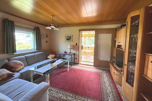 Wohnzimmer mit Zugang Wintergarten - Einfamilienhaus in 90518 Altdorf mit 162m² kaufen
