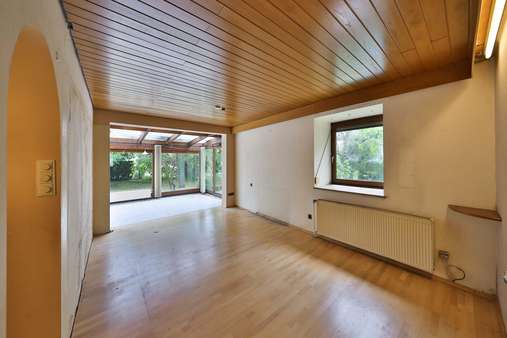 Wohnen-Essen EG Wohnen-Essen EG - Zweifamilienhaus in 90475 Nürnberg mit 155m² kaufen