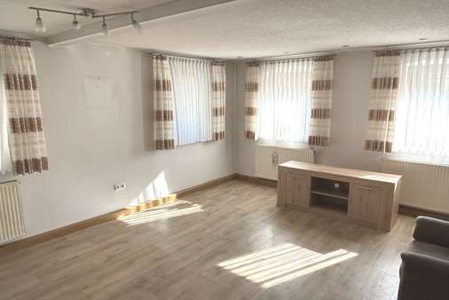 Wohnzimmer-EG - Doppelhaushälfte in 91236 Alfeld mit 144m² kaufen