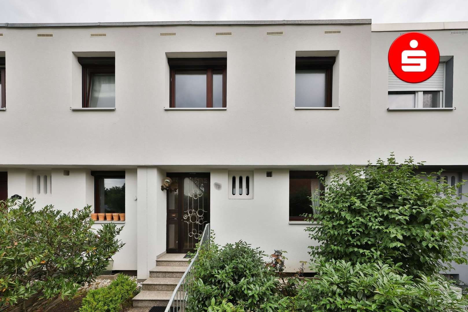 Titelbild Titelbild - Reihenmittelhaus in 90547 Stein mit 106m² kaufen