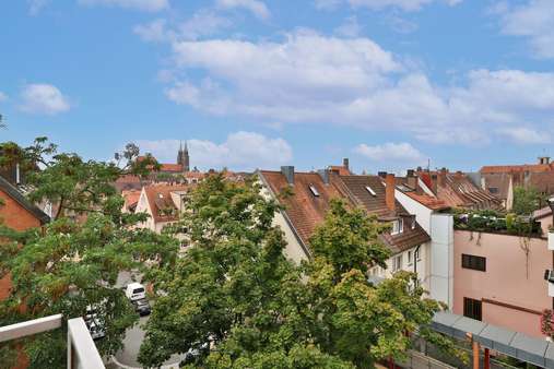 Blick vom Balkon Blick vom Balkon - Etagenwohnung in 90403 Nürnberg mit 108m² kaufen