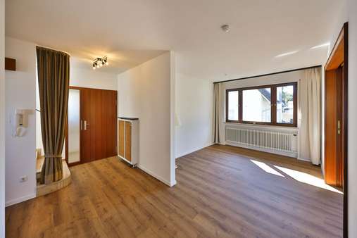 Essdiele Essdiele - Einfamilienhaus in 90475 Nürnberg mit 140m² kaufen