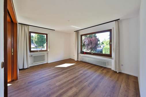 Wohnzimmer Wohnzimmer - Einfamilienhaus in 90475 Nürnberg mit 140m² kaufen