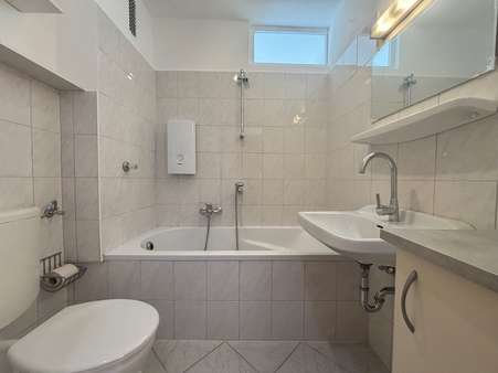 Badezimmer Badezimmer - Etagenwohnung in 90461 Nürnberg mit 32m² mieten