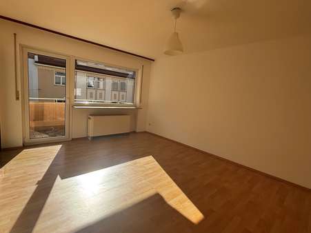 Wohn-Schlafzimmer Wohn-Schlafzimmer - Etagenwohnung in 90461 Nürnberg mit 32m² mieten