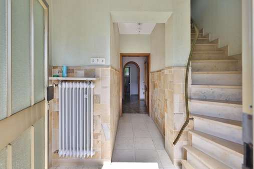 Eingangsbereich Eingangsbereich - Zweifamilienhaus in 91220 Schnaittach mit 185m² kaufen