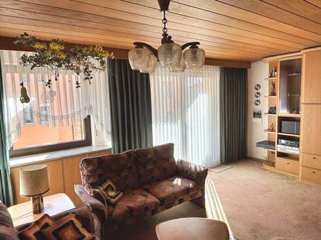 Wohnzimmer - Etagenwohnung in 90478 Nürnberg mit 80m² kaufen