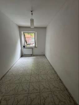 Zimmer Zimmer - Erdgeschosswohnung in 90459 Nürnberg mit 52m² kaufen