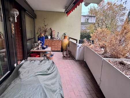Balkon - Erdgeschosswohnung in 90409 Nürnberg mit 116m² kaufen