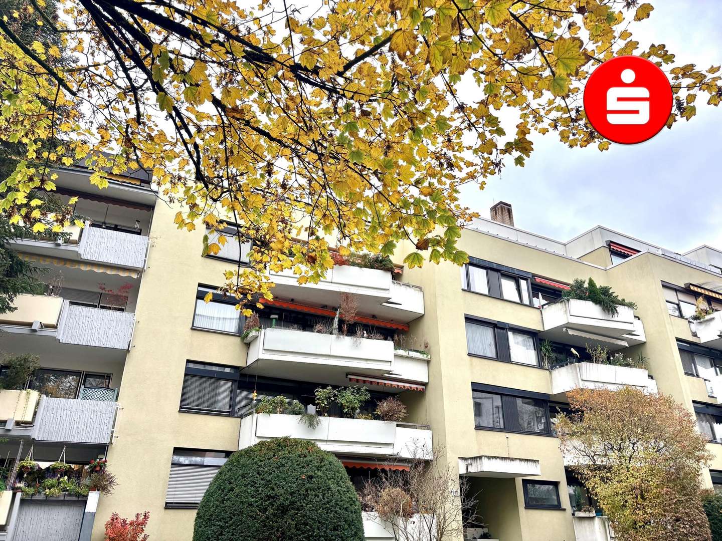 Vorderansicht - Erdgeschosswohnung in 90409 Nürnberg mit 116m² kaufen