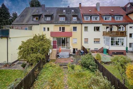 Rückansicht - Reihenmittelhaus in 90461 Nürnberg mit 180m² kaufen