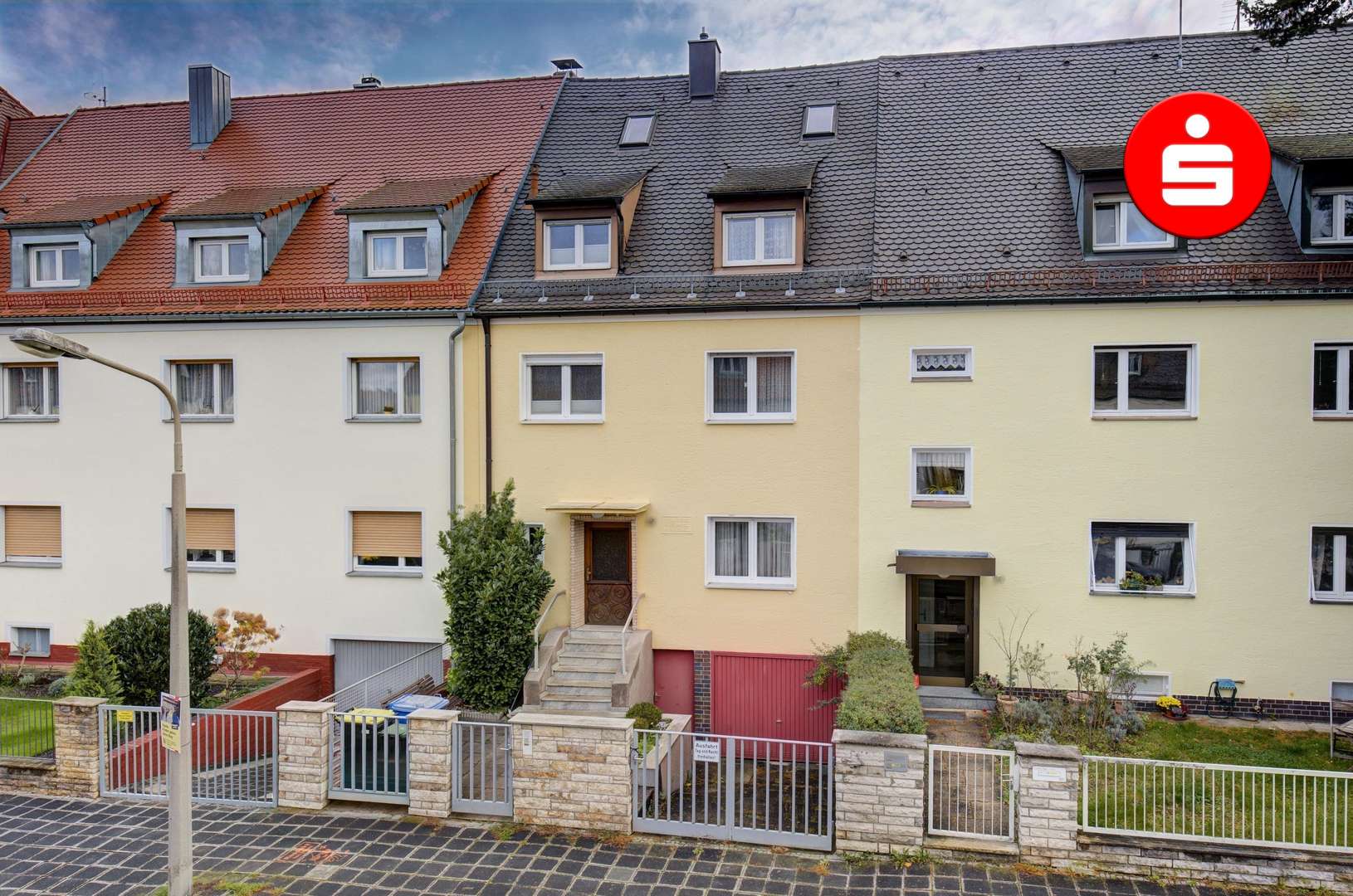 Titelbild - Reihenmittelhaus in 90461 Nürnberg mit 180m² kaufen
