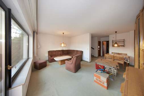 Wohnzimmer - Reihenmittelhaus in 90455 Nürnberg mit 101m² kaufen