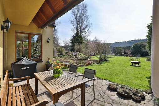 Terrasse - Einfamilienhaus in 90607 Rückersdorf mit 216m² kaufen