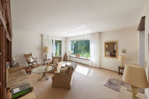 Wohnzimmer - Bungalow in 90455 Nürnberg mit 128m² kaufen
