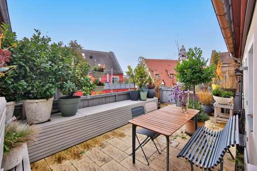 Dachterrasse Südwest mit ca. 30m² - Maisonette-Wohnung in 90427 Nürnberg mit 242m² kaufen