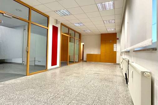 Betreuung - Erdgeschoss - Bürohaus in 91245 Simmelsdorf mit 97m² kaufen