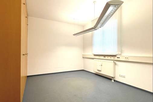 Kunden 1 - Erdgeschoss - Bürohaus in 91245 Simmelsdorf mit 97m² kaufen