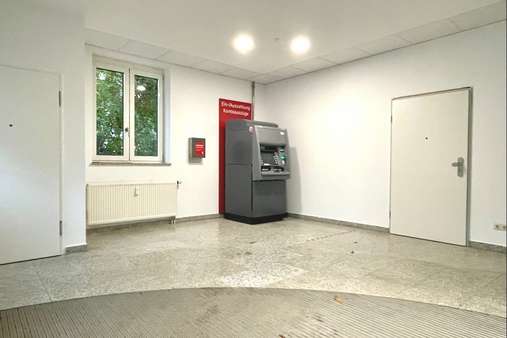 SB-Bereich - Erdgeschoss - Bürohaus in 91245 Simmelsdorf mit 97m² kaufen