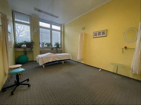 Behandlungsraum 2-3 - Büro in 90471 Nürnberg mit 216m² mieten