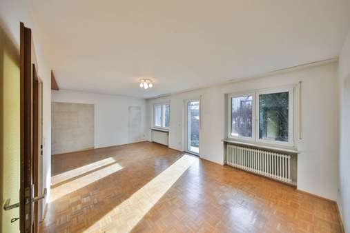 Wohnzimmer - Doppelhaushälfte in 91126 Rednitzhembach mit 124m² kaufen