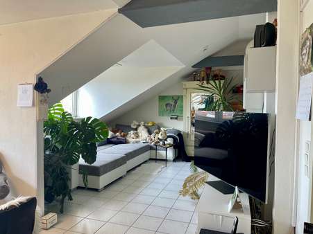 Wohn-Essbereich - Dachgeschosswohnung in 90419 Nürnberg mit 74m² kaufen