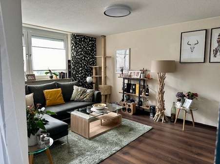 Wohnzimmer - Etagenwohnung in 90473 Nürnberg mit 70m² kaufen