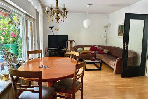 Wohnzimmer - Einfamilienhaus in 90607 Rückersdorf mit 130m² kaufen