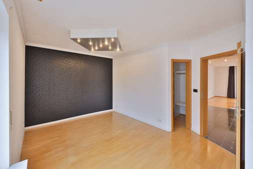 Schlafzimmer - Maisonette-Wohnung in 91233 Neunkirchen mit 118m² kaufen