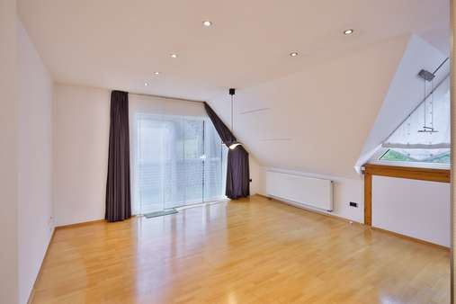 Wohnbereich - Maisonette-Wohnung in 91233 Neunkirchen mit 118m² kaufen