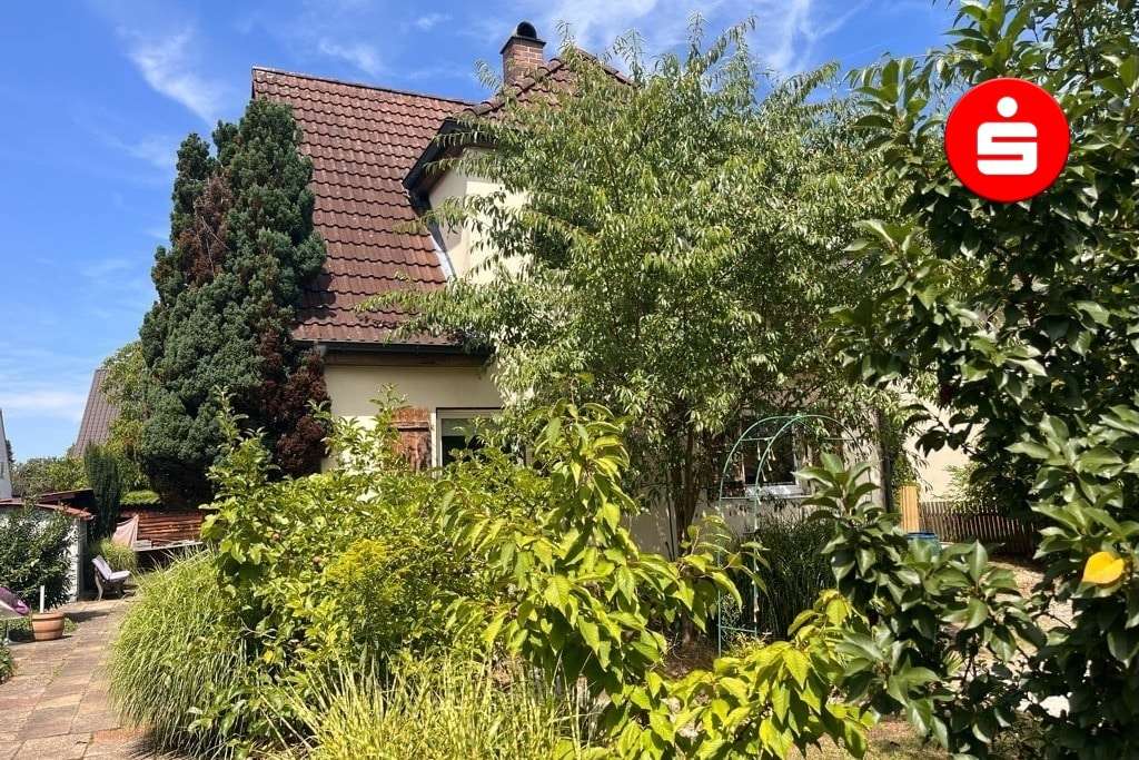 Hausansicht mit Garten - Einfamilienhaus in 90610 Winkelhaid mit 140m² kaufen