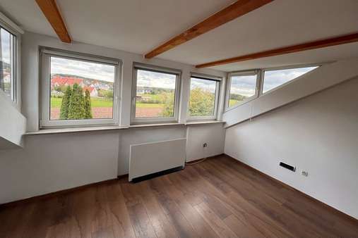 Wohnbereich - Dachgeschosswohnung in 91227 Leinburg mit 71m² kaufen