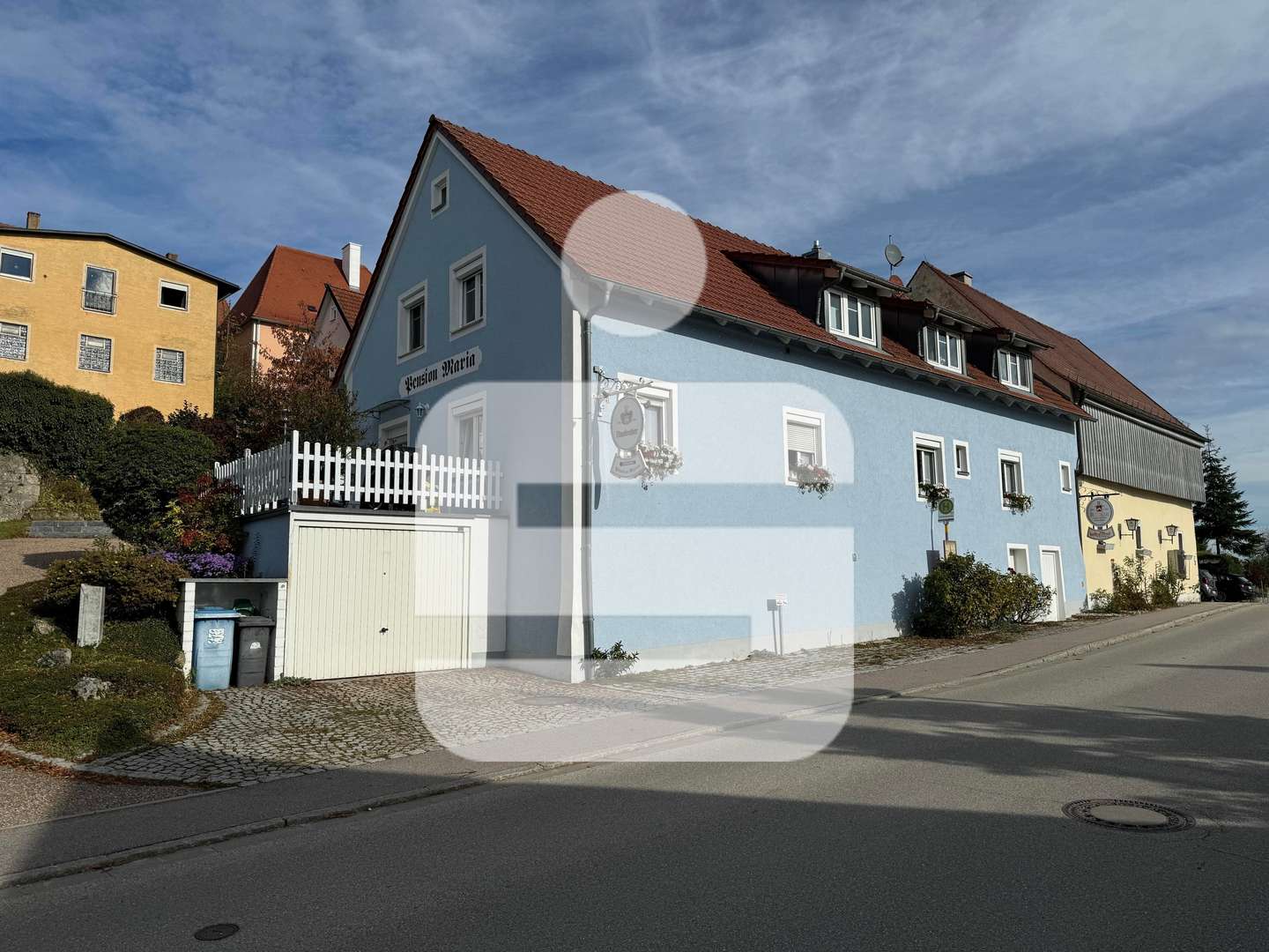 Außenansichten -  in 92331 Lupburg mit 98m² mieten