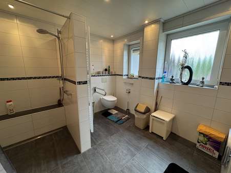 Erdgeschoss_Badezimmer - Zweifamilienhaus in 92345 Dietfurt mit 260m² kaufen