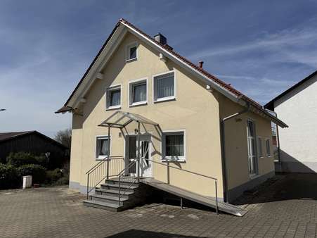 Außenansicht Osten Außenansicht Osten - Einfamilienhaus in 92363 Breitenbrunn mit 168m² kaufen