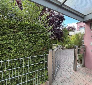 einladender Zugang - Einfamilienhaus in 92353 Postbauer-Heng mit 203m² kaufen