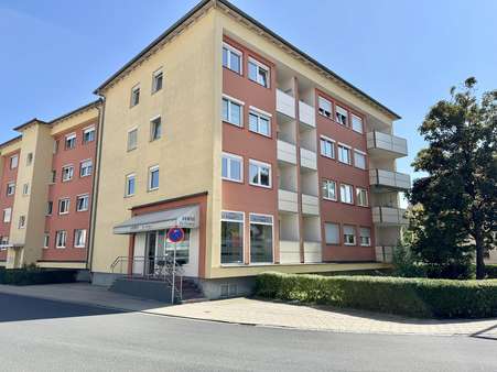 Außenansicht Außenansicht - Etagenwohnung in 92318 Neumarkt mit 64m² kaufen