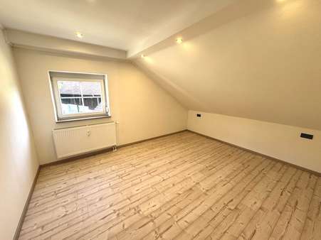 Schlafzimmer Schlafzimmer - Dachgeschosswohnung in 92318 Neumarkt mit 61m² kaufen
